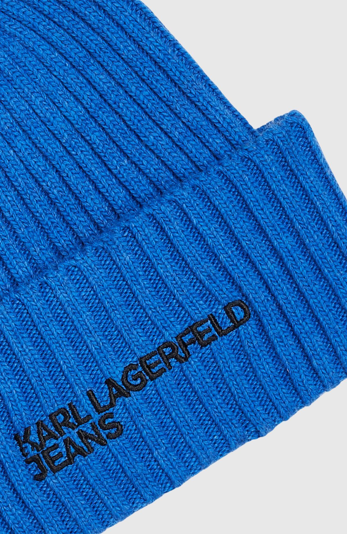 Essential Logo Beanie