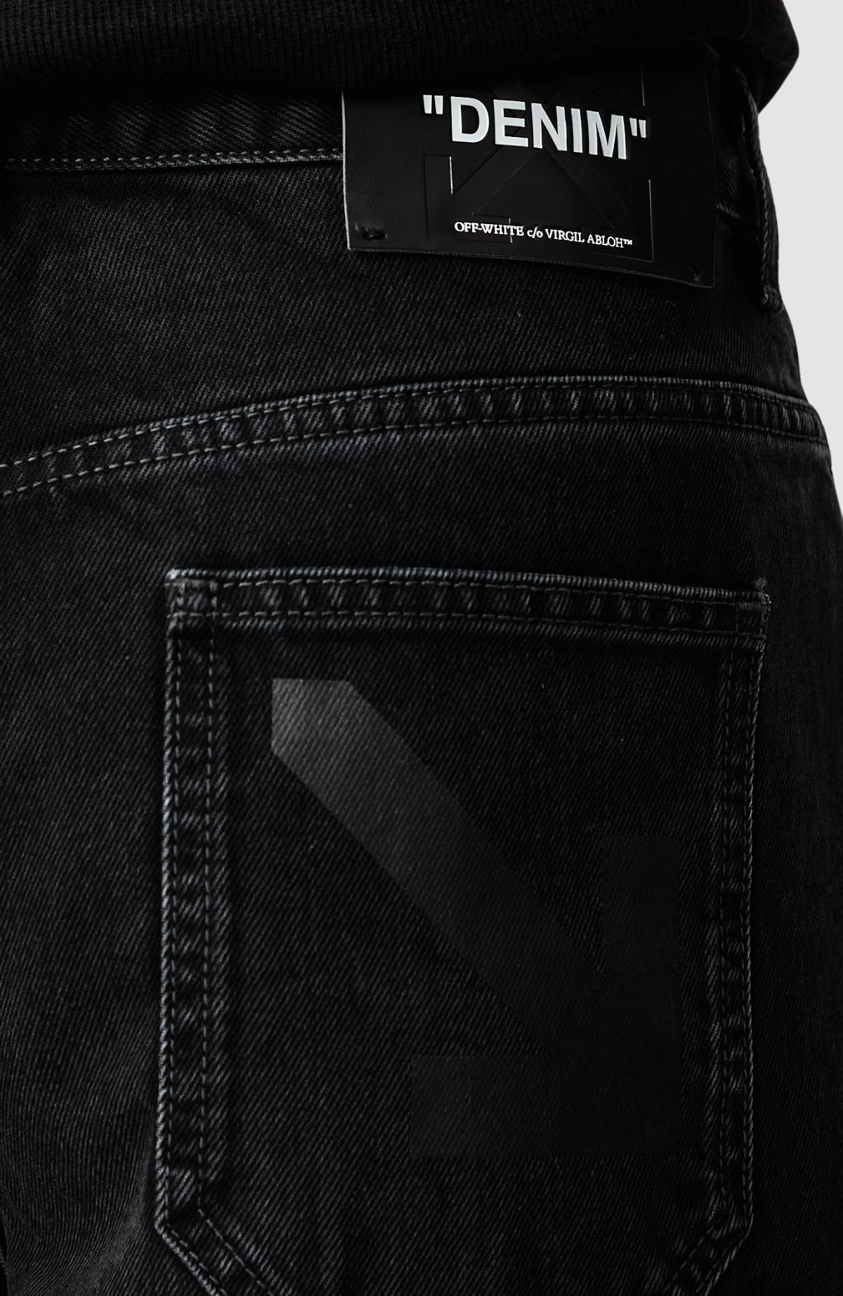 Half Arrow Relax Tapered Jeans