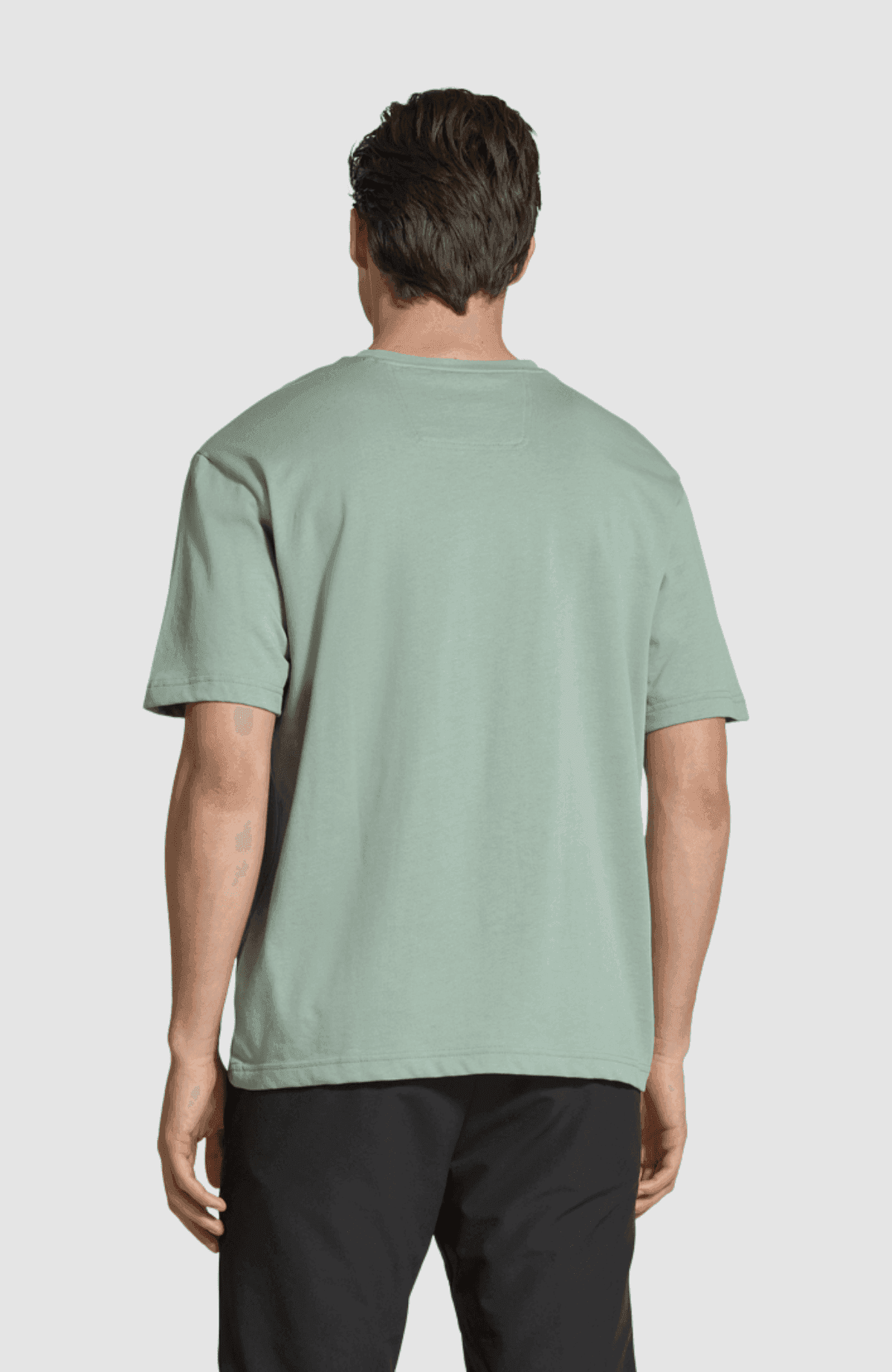 Tee 10