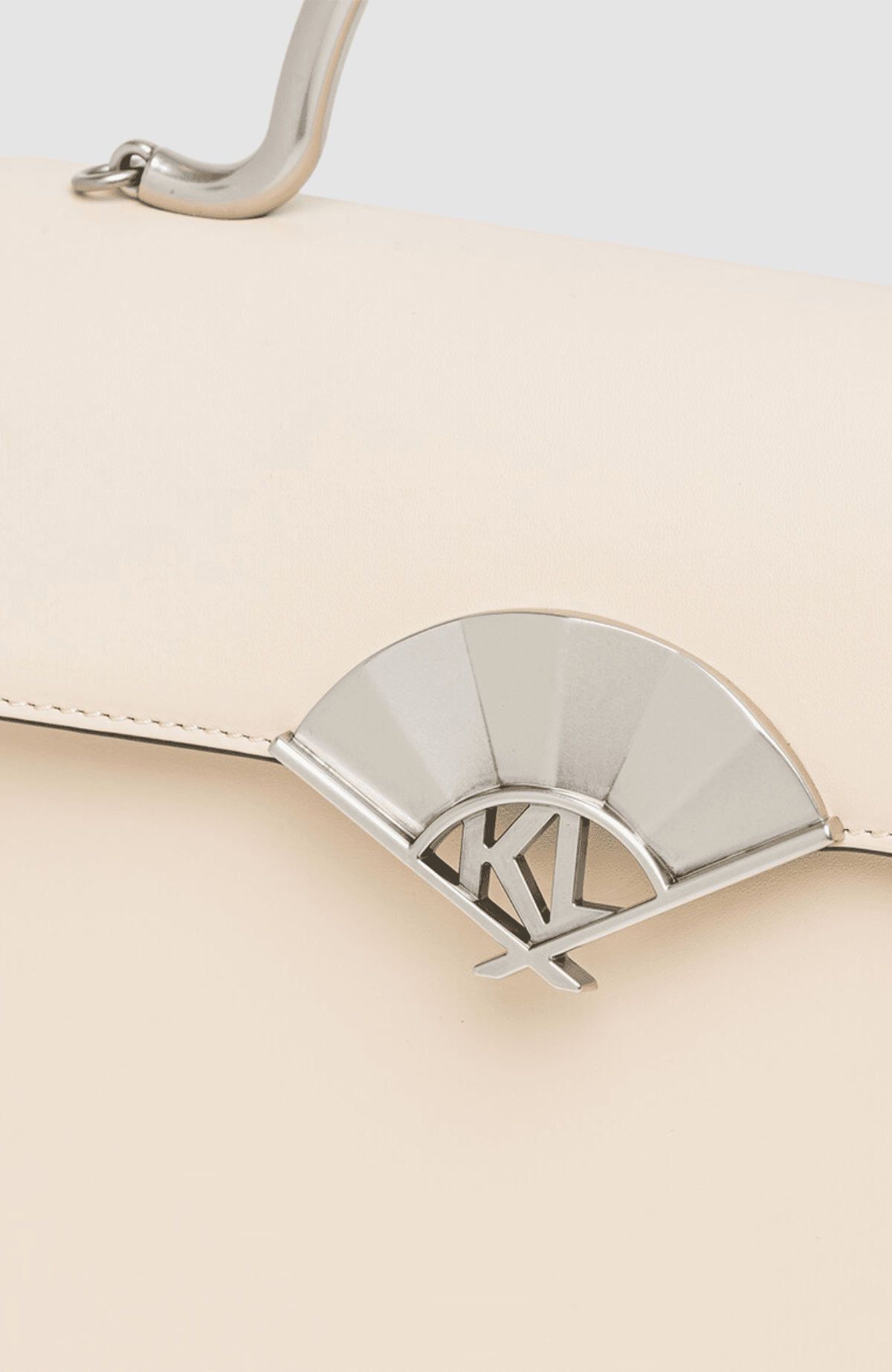 K/Archive Fan Top Handle