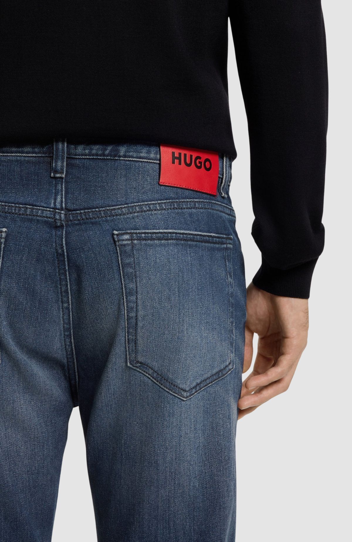 HUGO 708