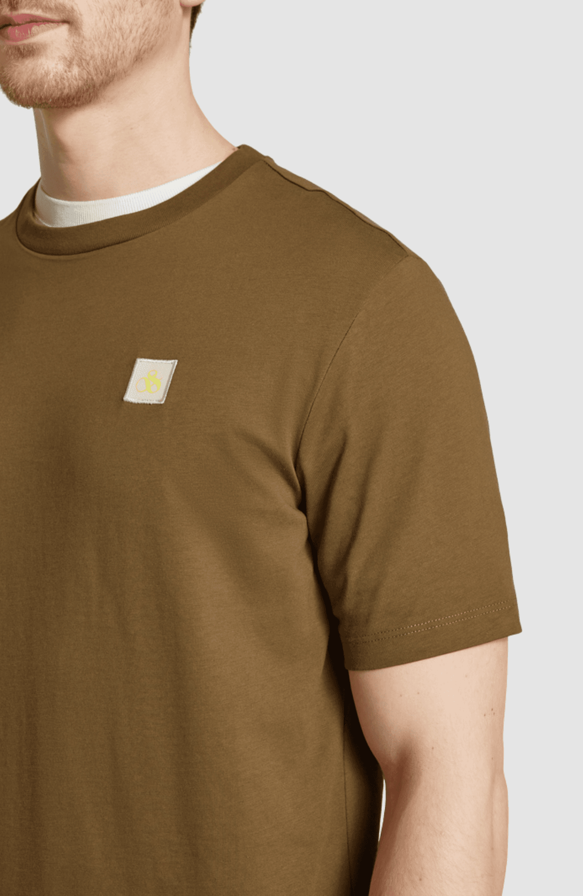 Essential Logo Badge T-Shirt