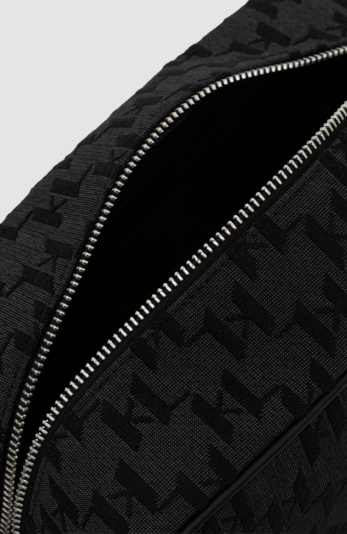 K/Monogram Jacquard Washbag
