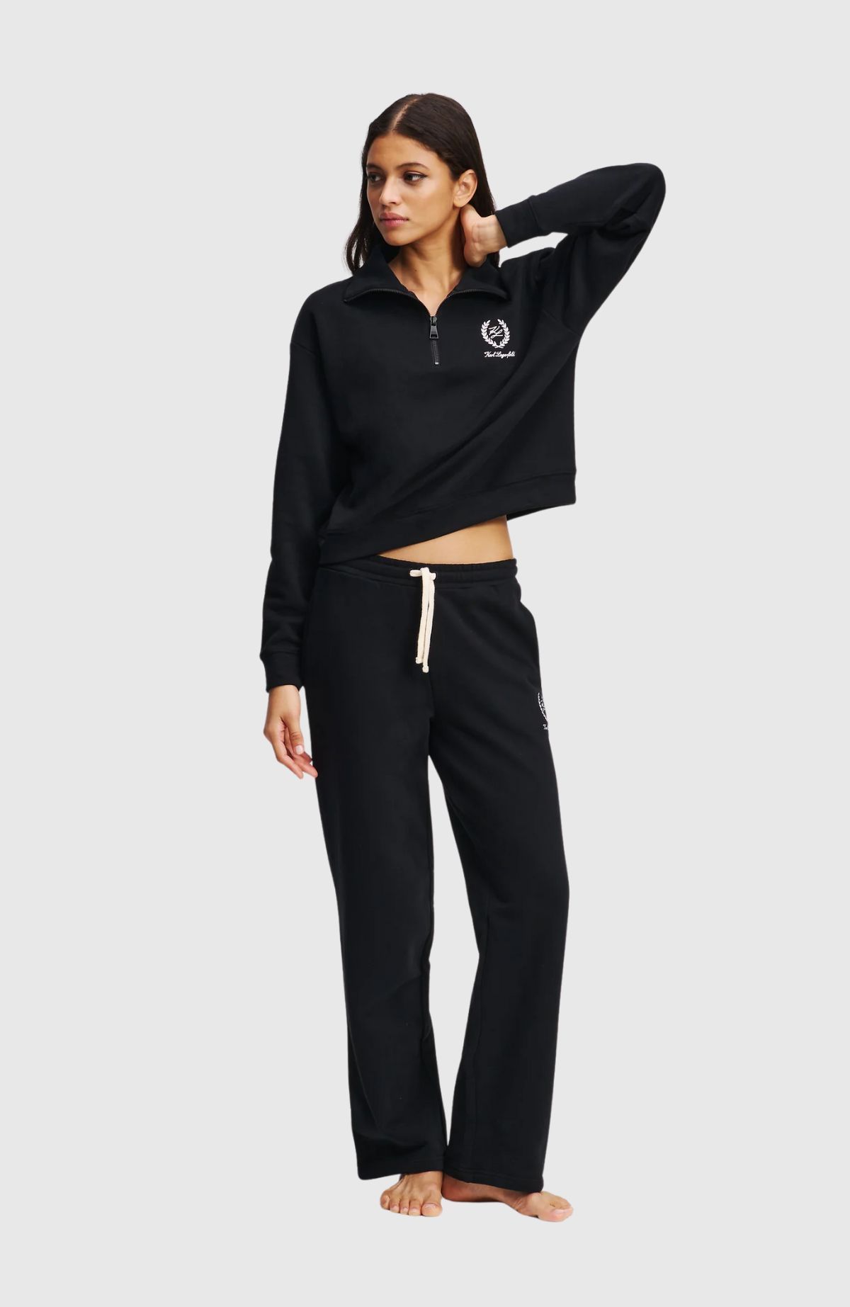 Hotel Karl Crest Straight Leg