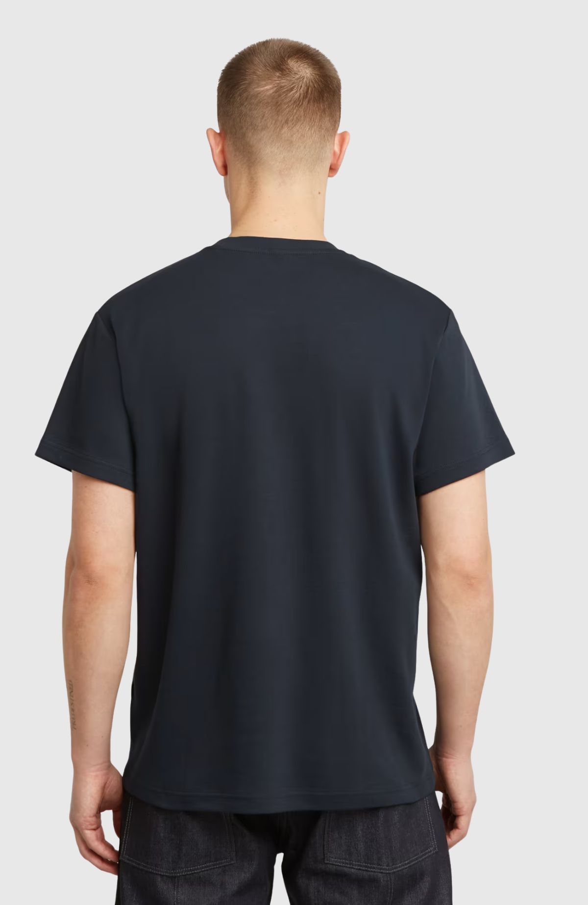 Chest logo r t