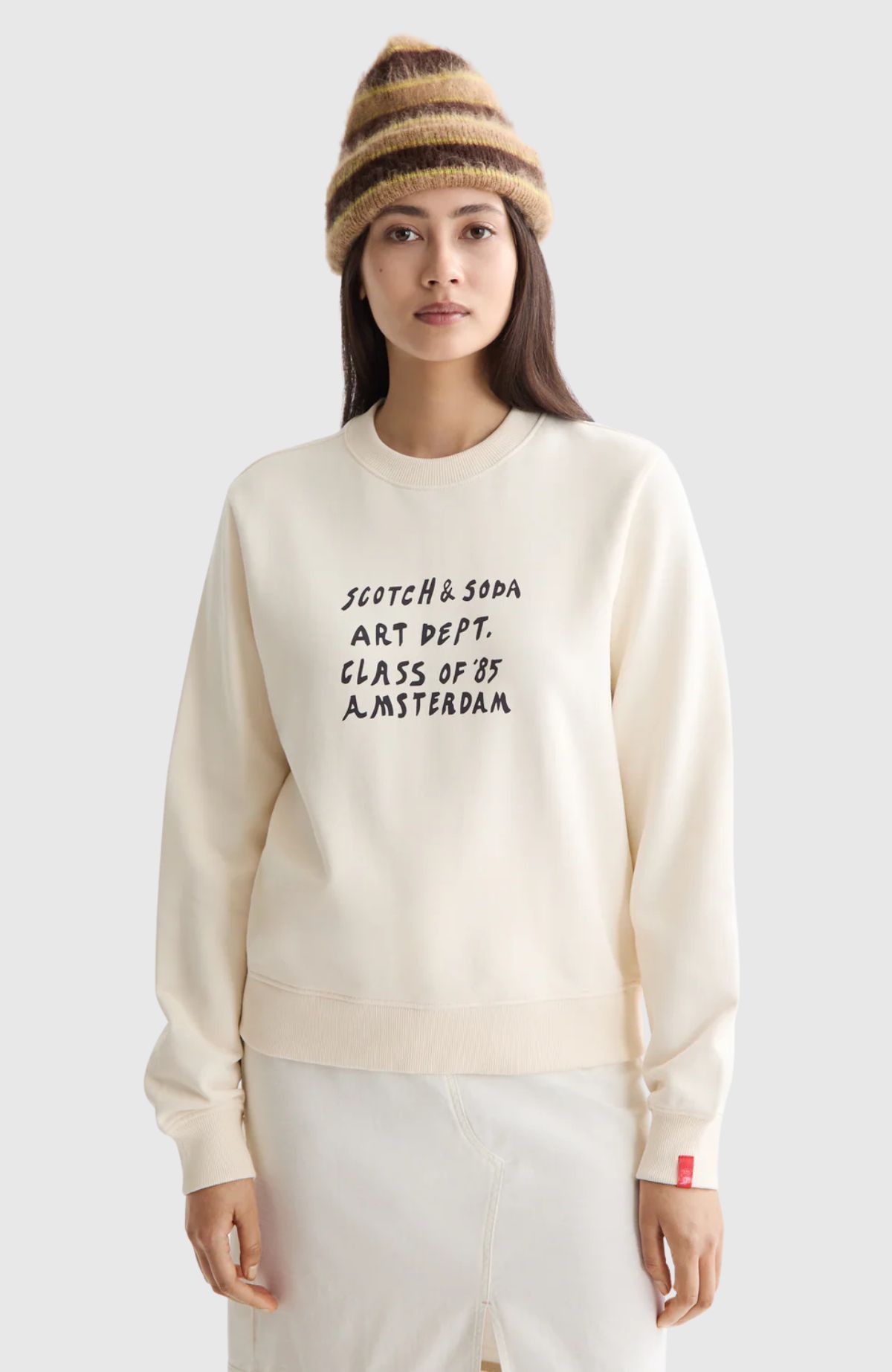 Regular fit sweatshirt with chest artwork