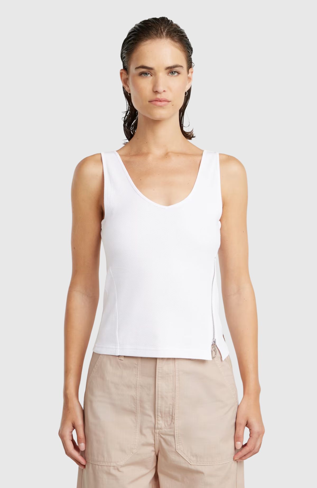 Asymmetrical Zip Slim Tank Top Wmn