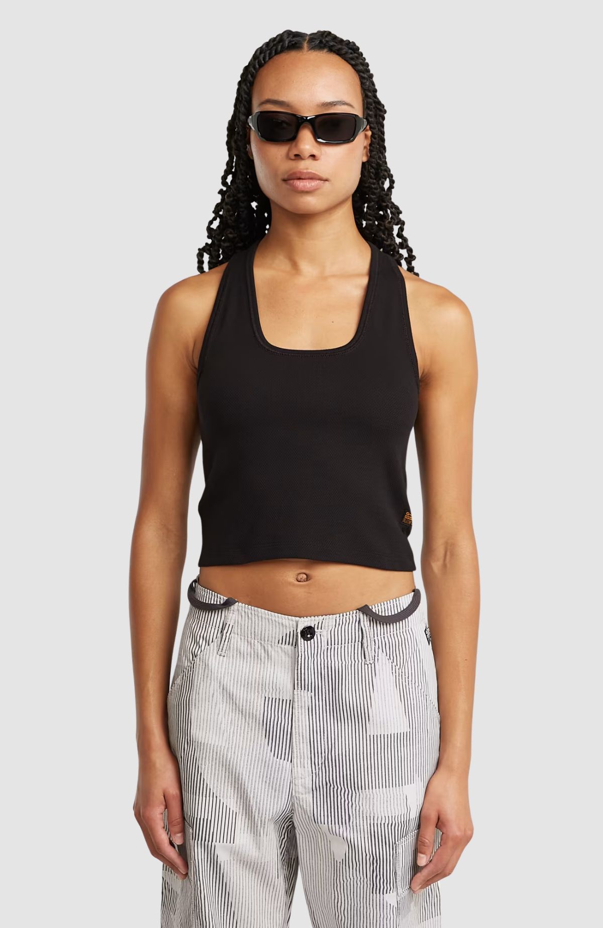 Back snap slim cropped t wmn