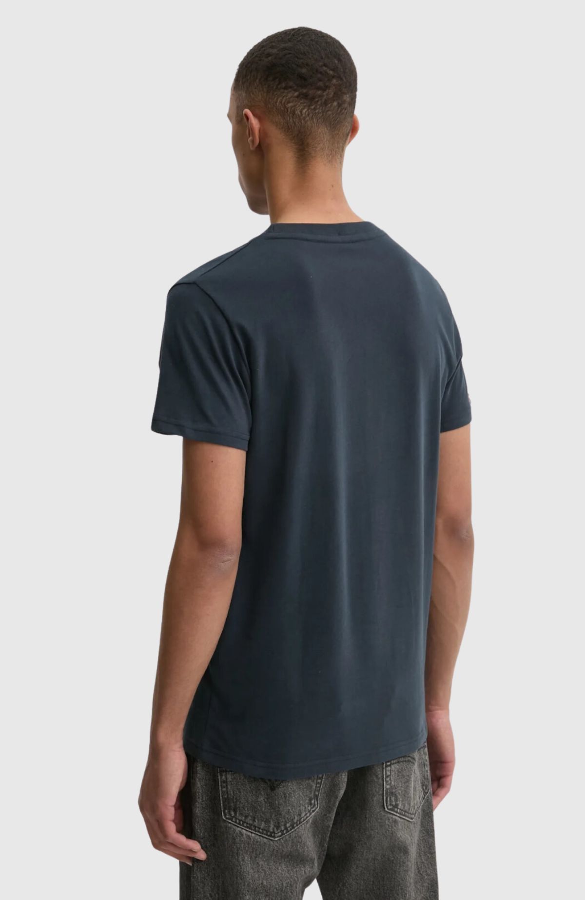 Essential Contrast Emb Tee