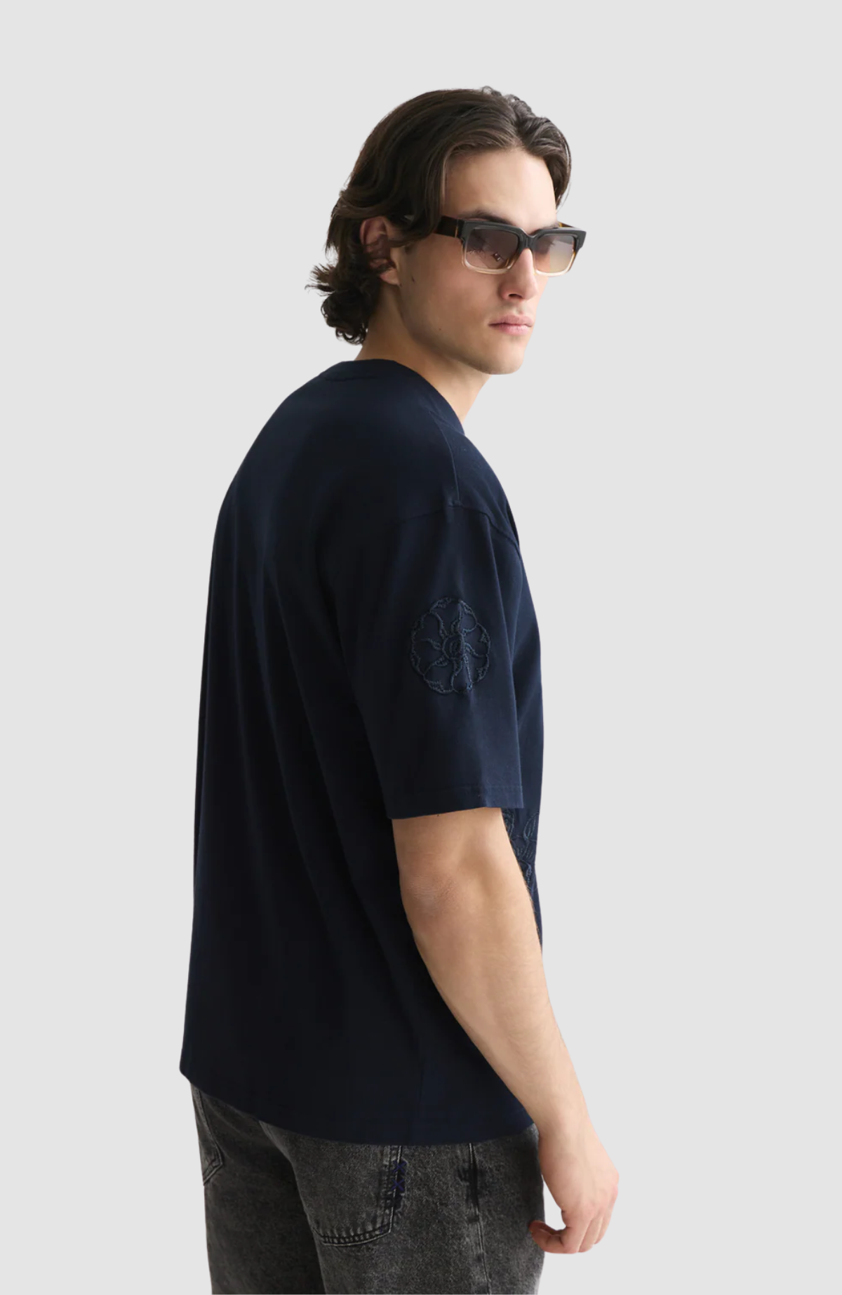 Delfts Blauw Embroidered Artwork Loose-Fit T-Shirt