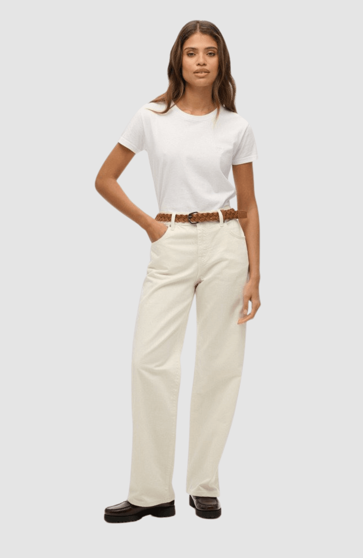 MID RISE WIDE LEG JEAN