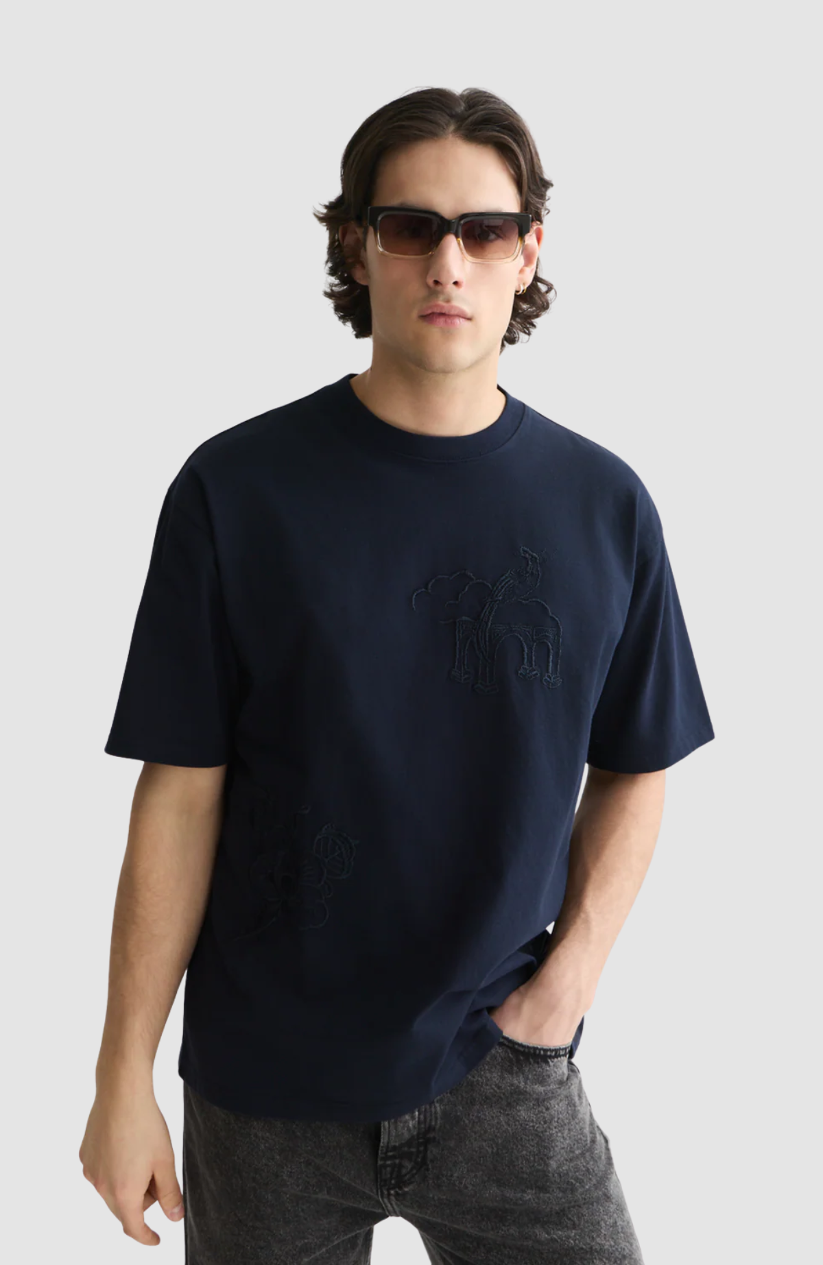 Delfts Blauw Embroidered Artwork Loose-Fit T-Shirt
