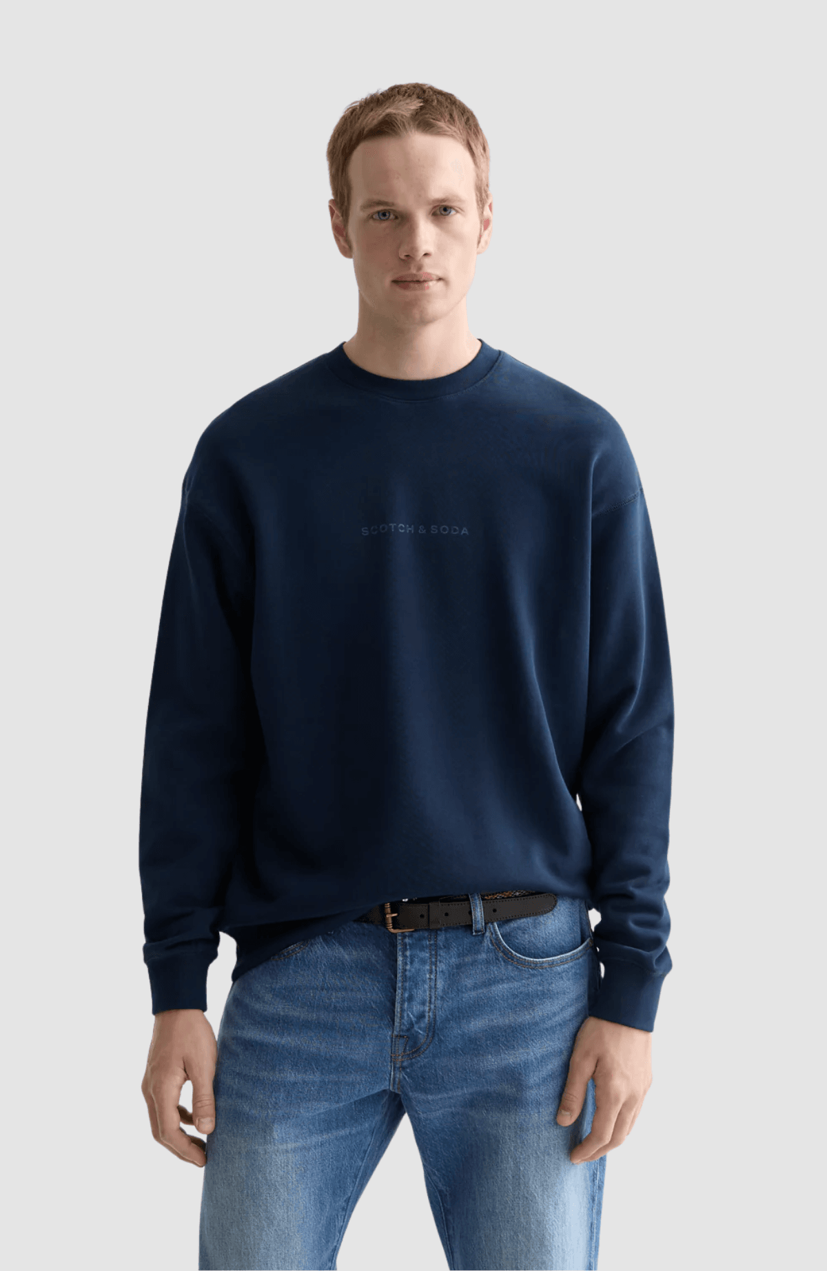 Seasonal core front chest logo relaxed-fit sweatshirt