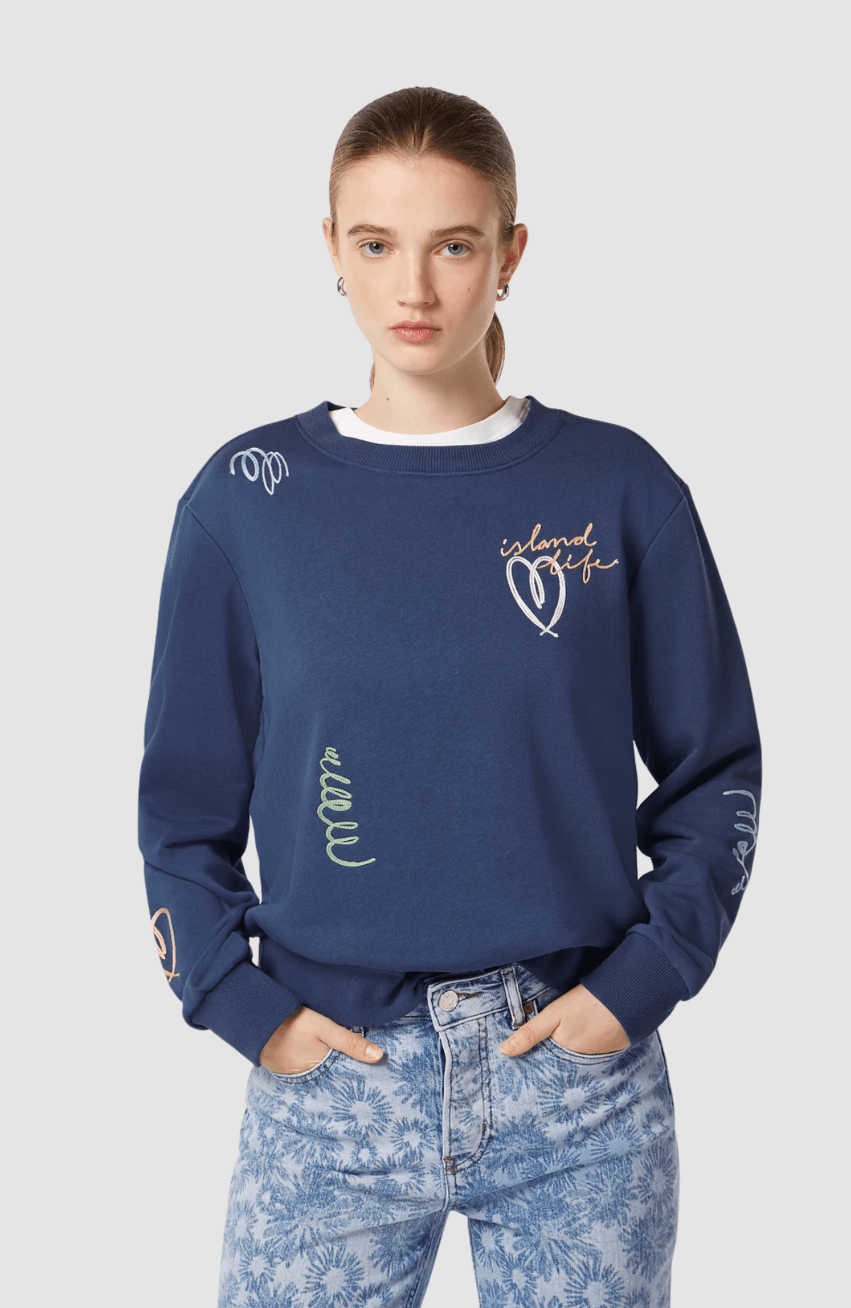 Embroidered regular fit sweatshirt