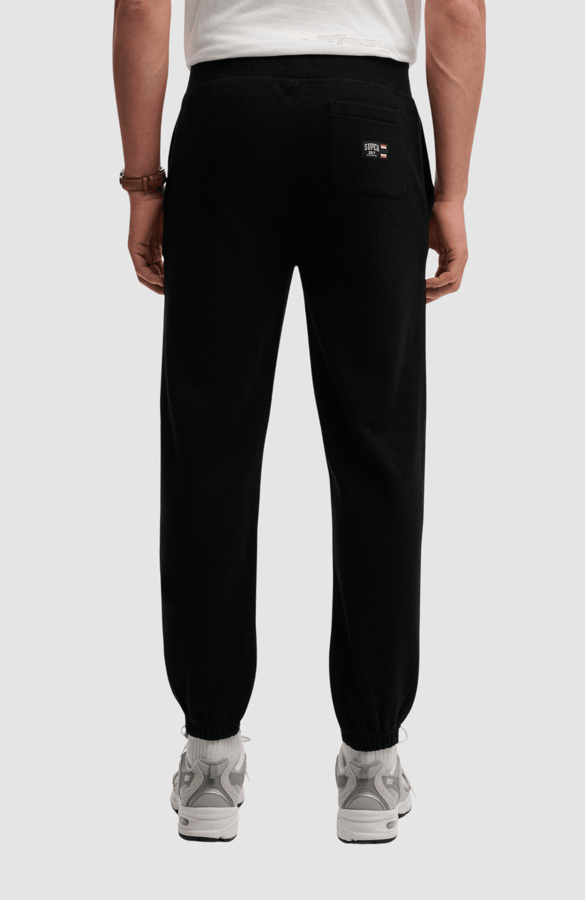 Essential Logo Classic Jogger