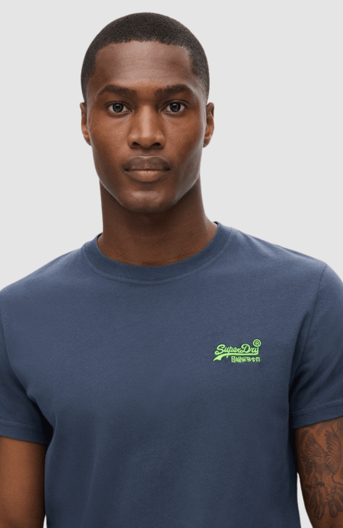 Essential Logo Emb Tee