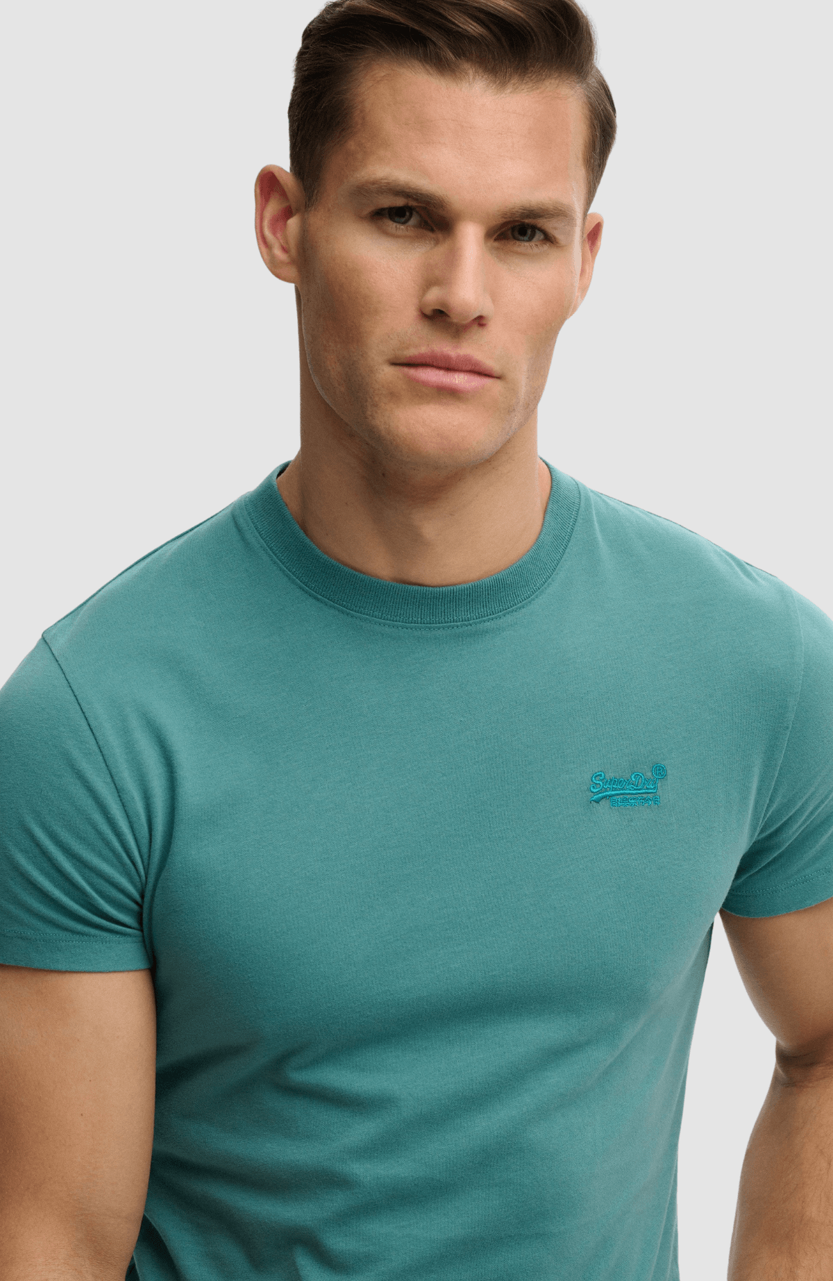 Essential Logo Emb Tee