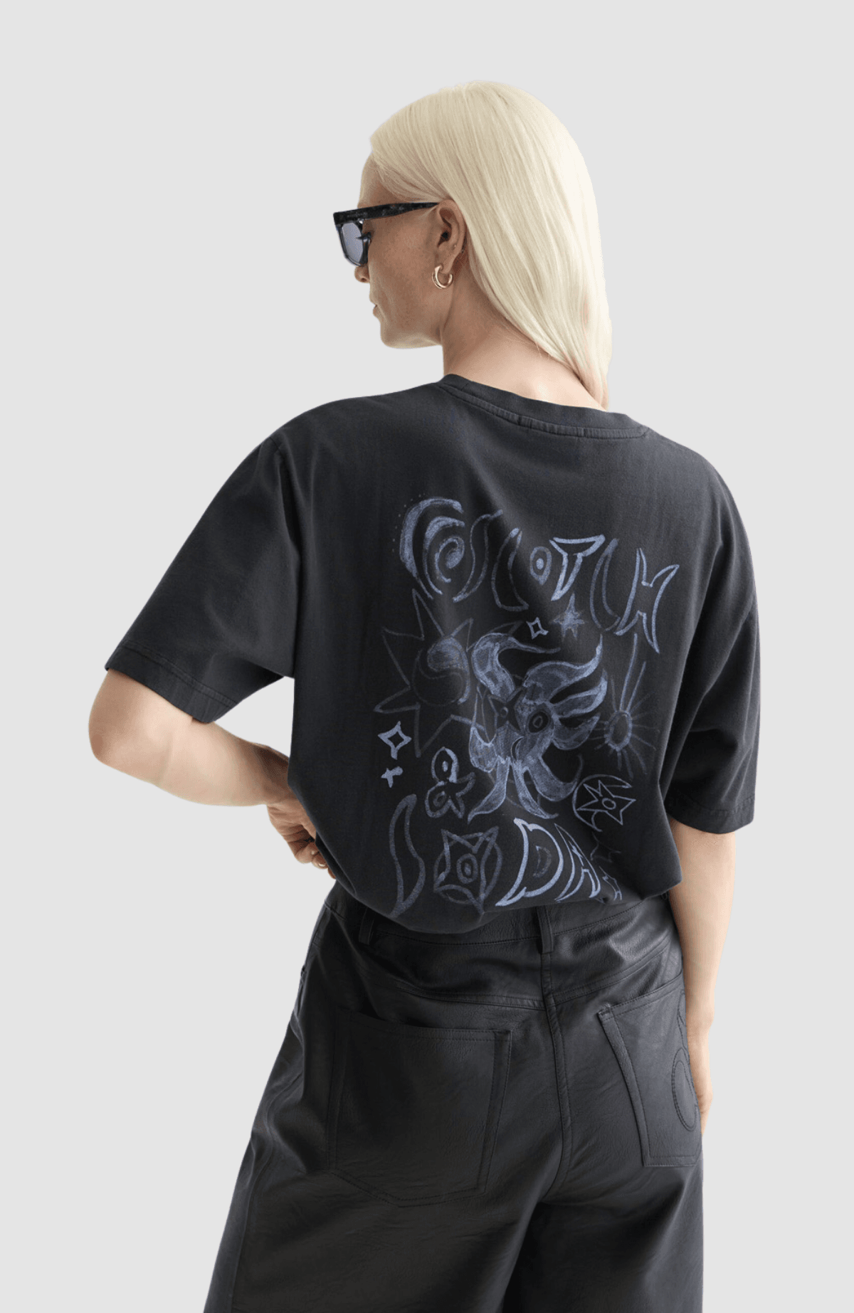 Washed artwork loose T-shirt