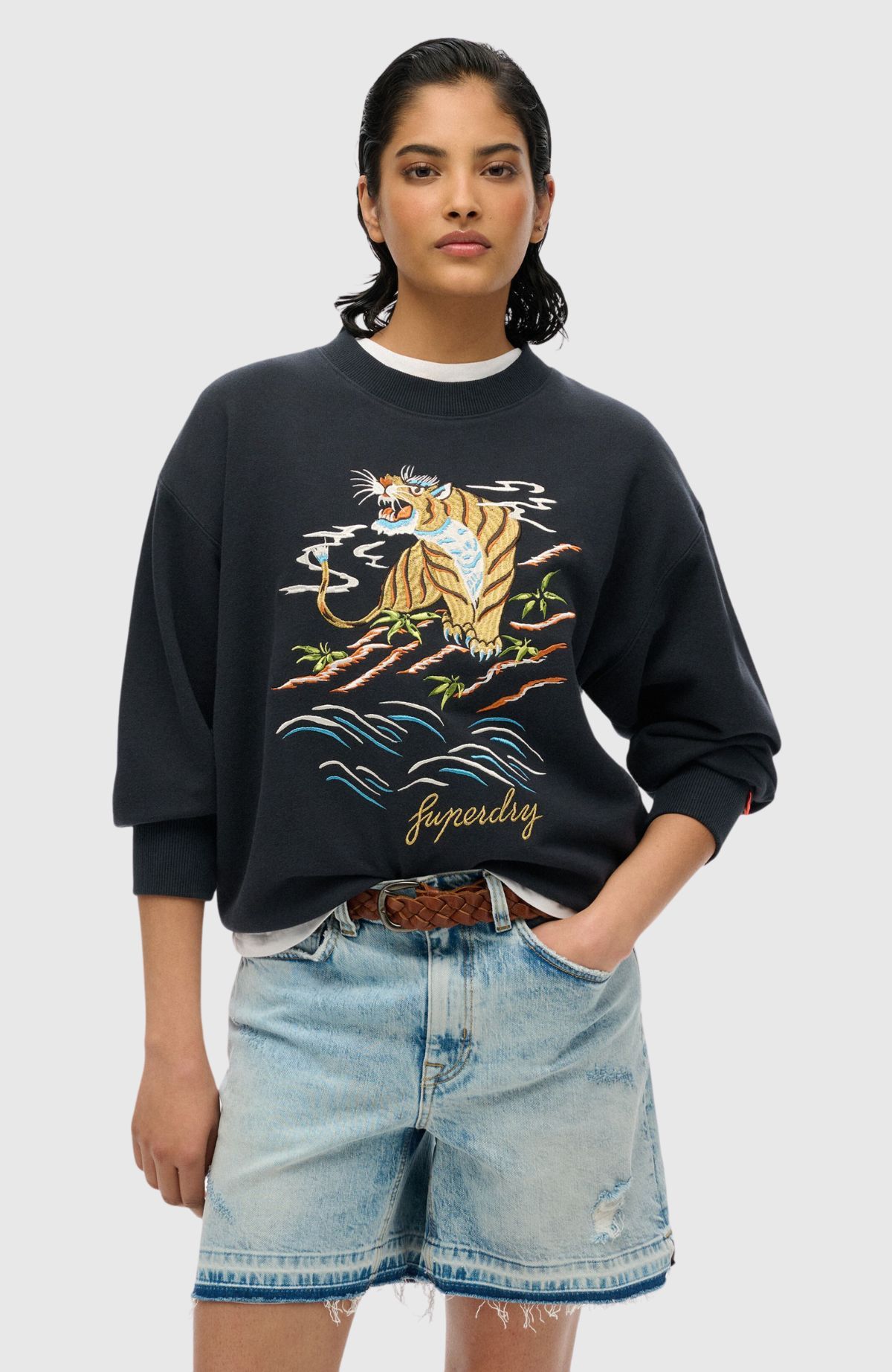 Suika Embroidered Loose Crew