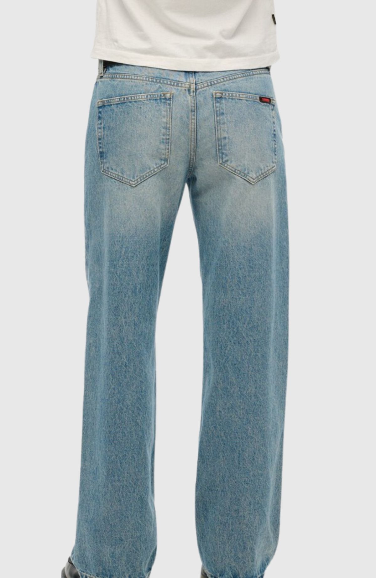 Mid Rise Wide Leg Jean