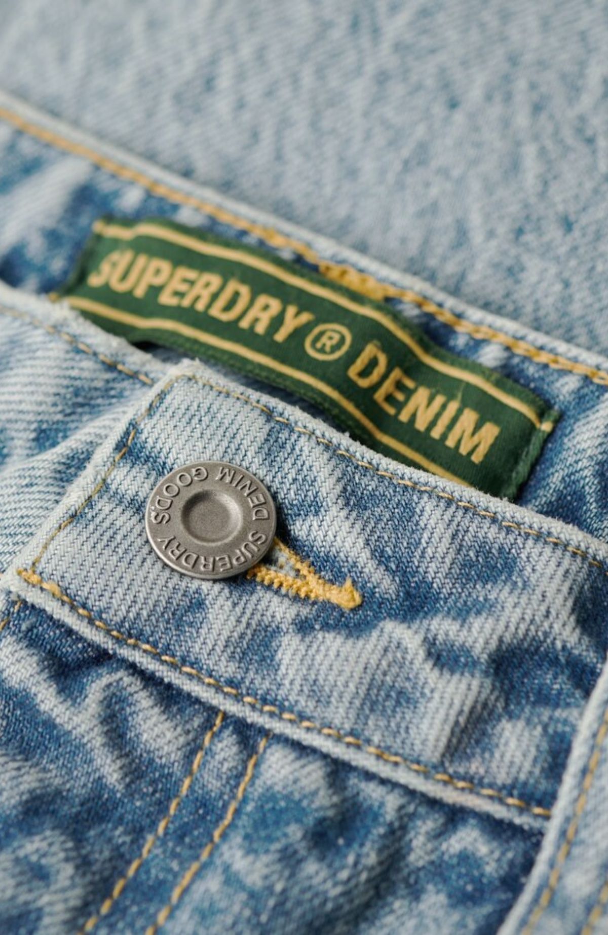 Mid Rise Wide Leg Jean
