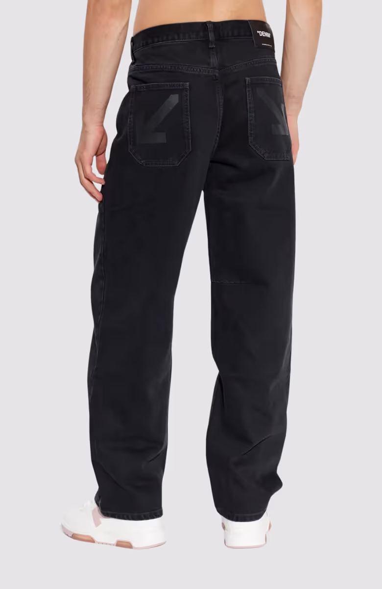 Half Arrow Relax Tapered Jeans