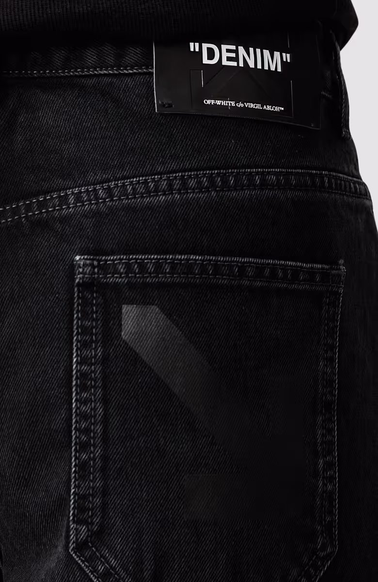 Half Arrow Relax Tapered Jeans