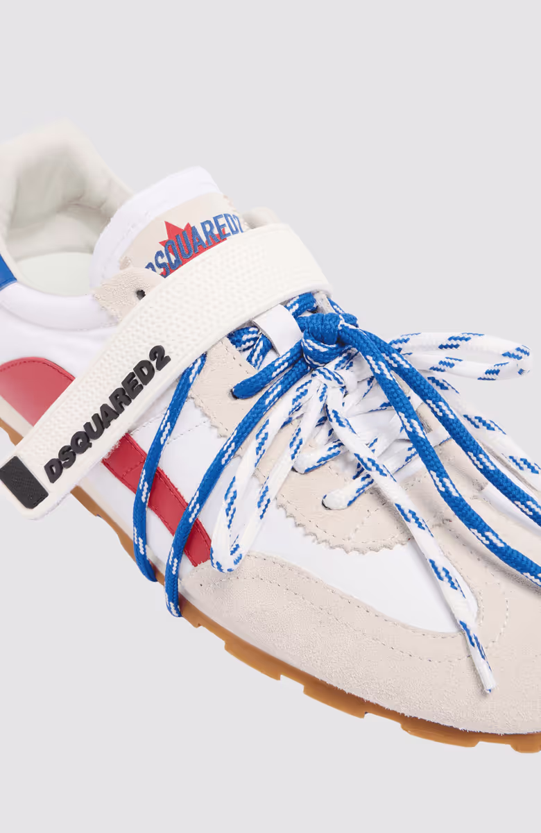 DC-642 Sneakers