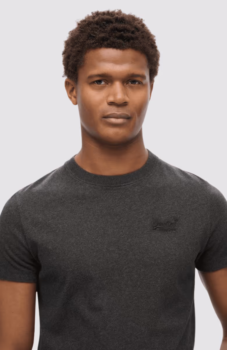 Essential Logo Emb Tee