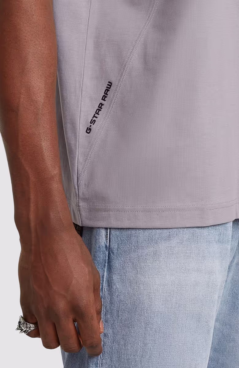 Seam detail loose r t