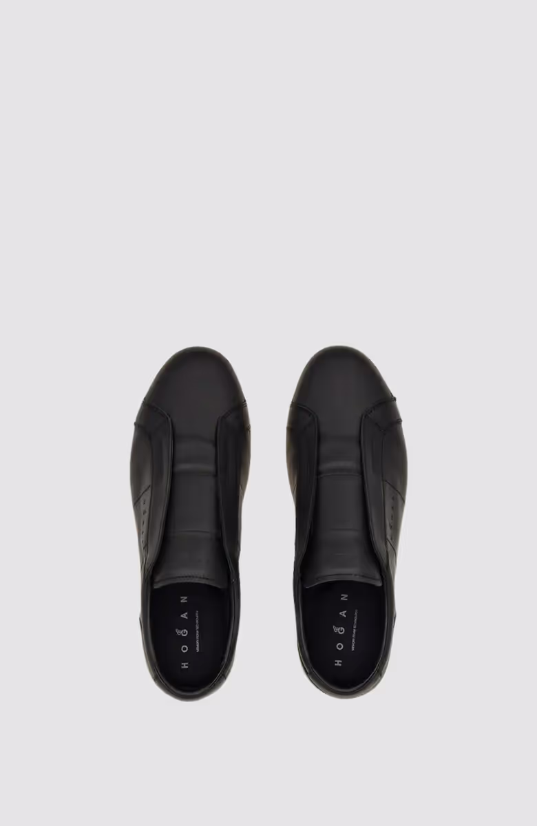H668 Slip On