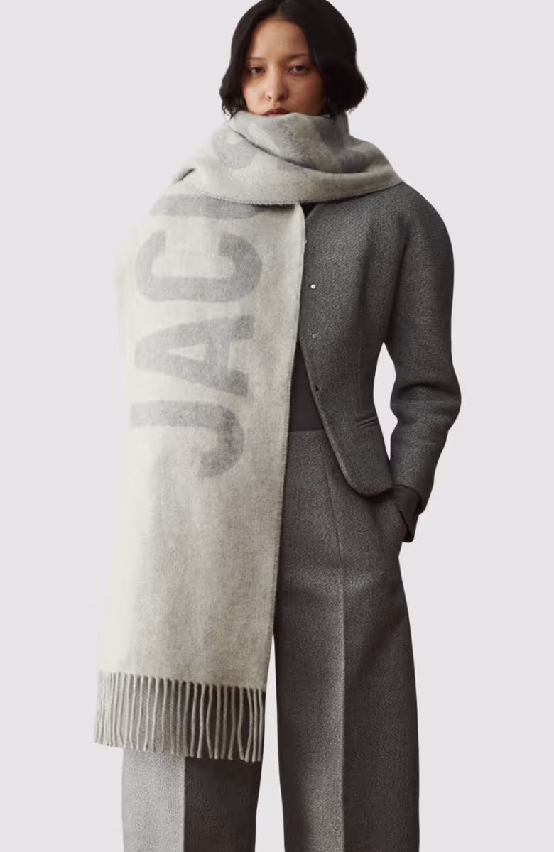 Le Charpe Jacquemus