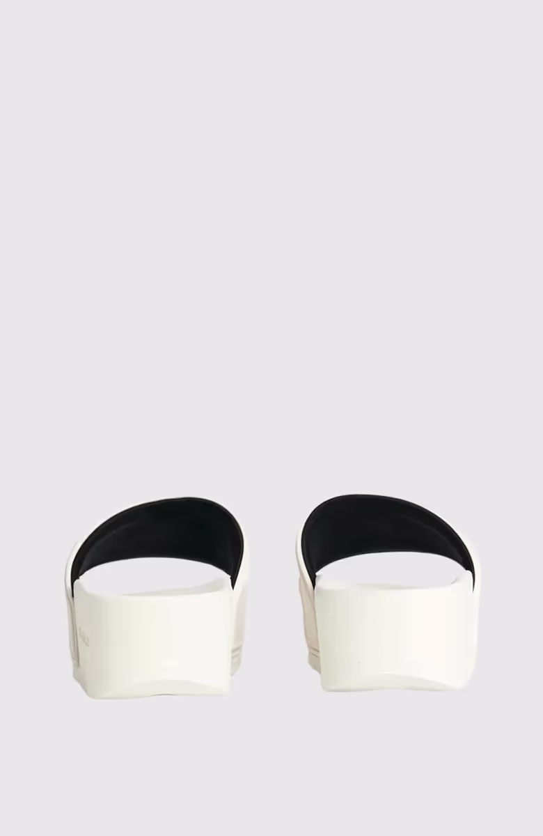 KONDO MAXI Karl NFT Slide