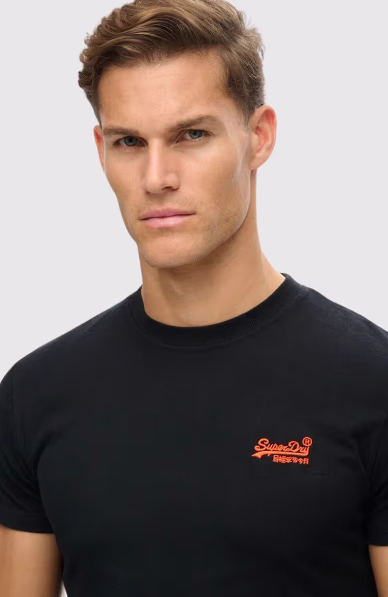 Essential Logo Emb Tee