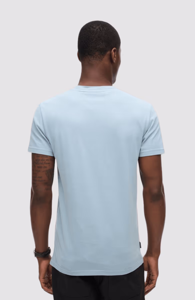 Essential Logo Emb Tee