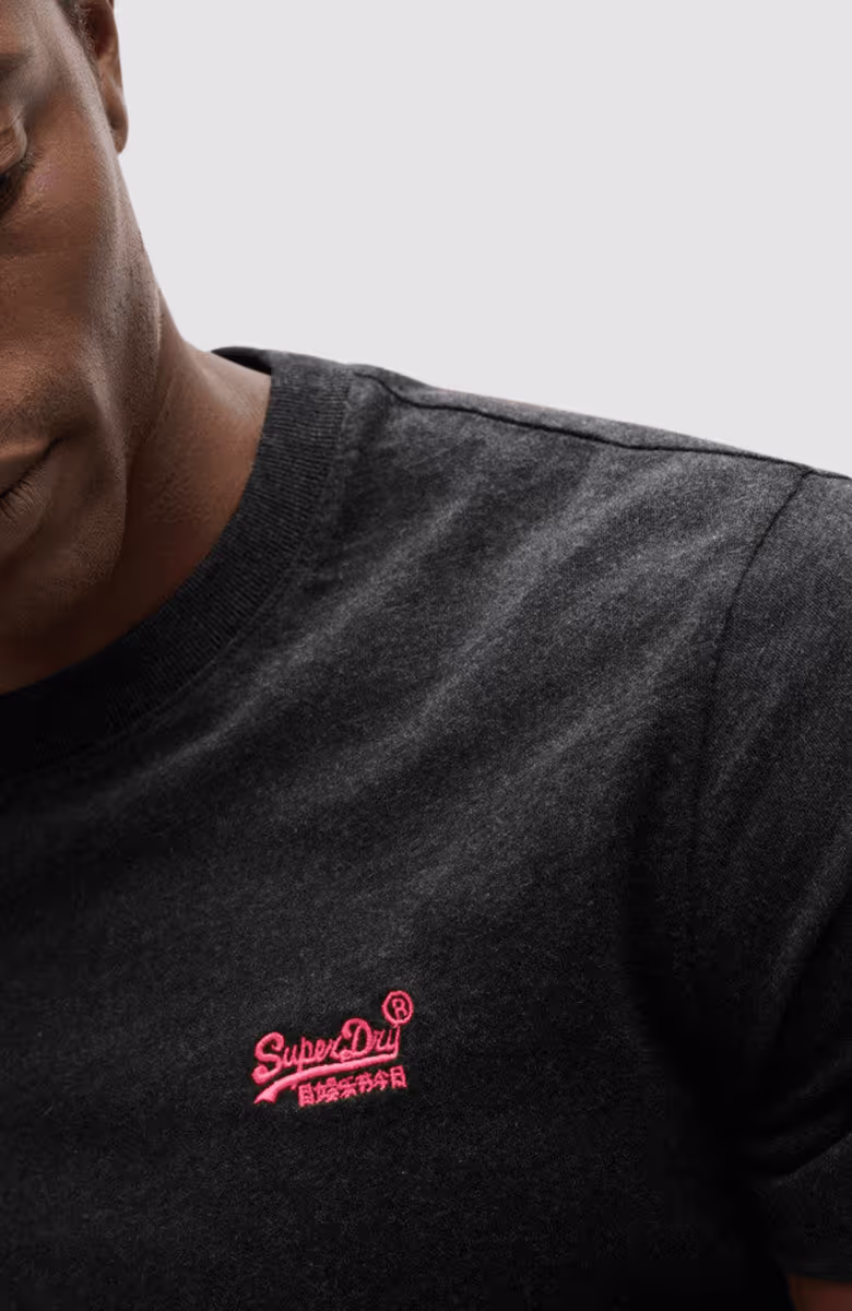 Essential Logo Emb Tee