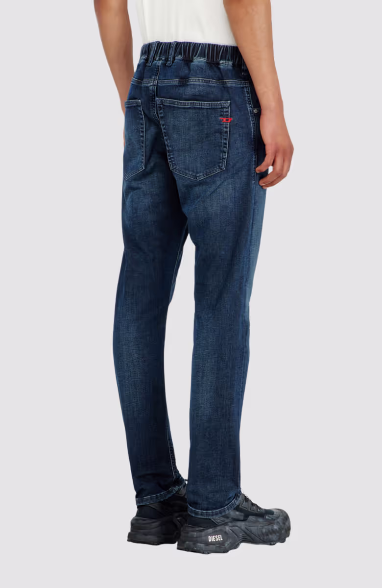 2032 D Krooley BW Jogg 09P94
