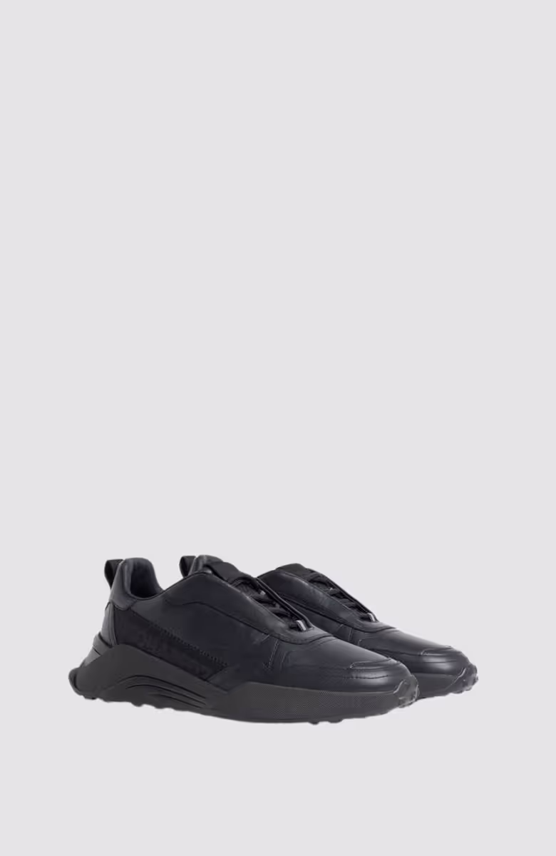 D2 Flow Sneakers