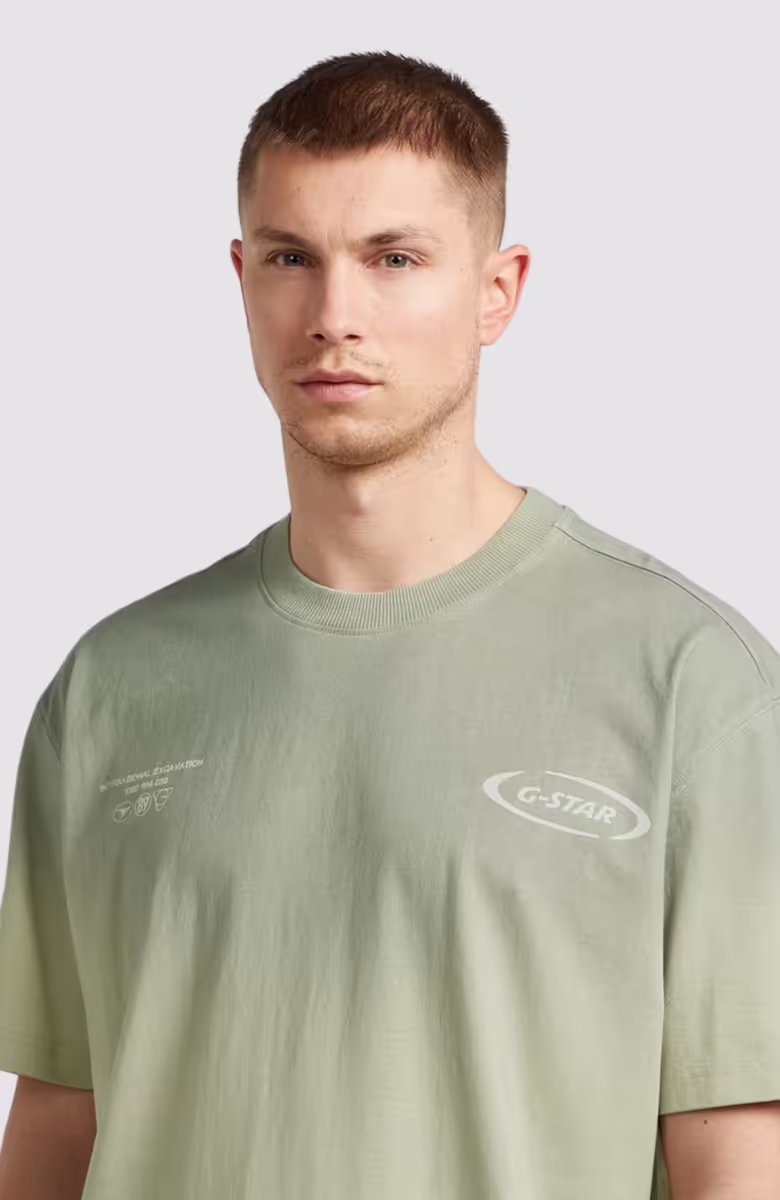 Sprayed relaxed logo r t