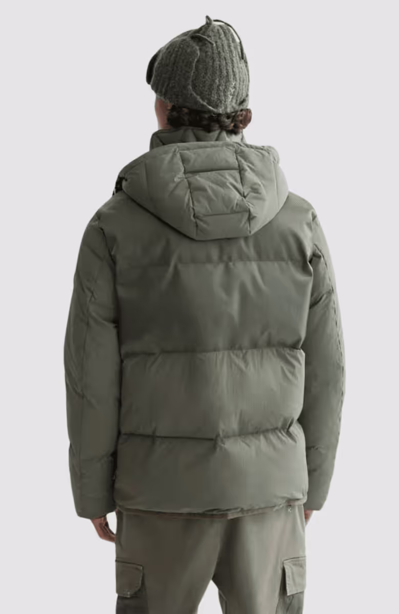 Hooded puffer jacket