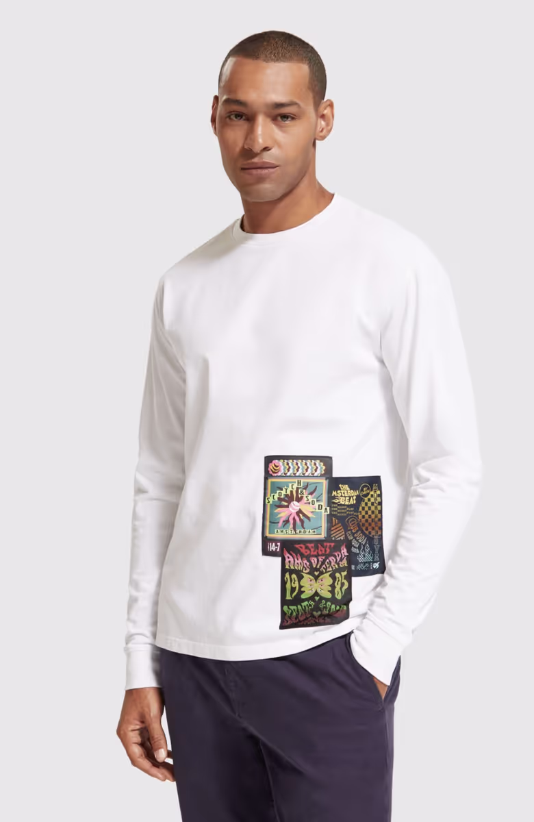 Relaxed fit badge long sleeve T-shirt in Organic Cotton