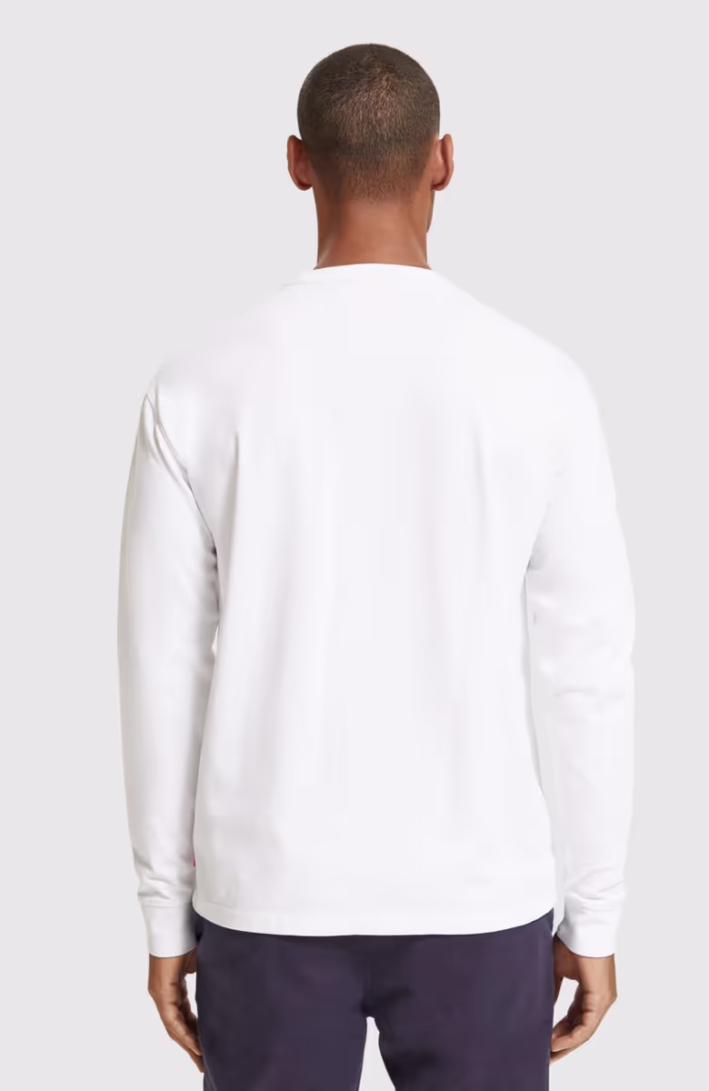 Relaxed fit badge long sleeve T-shirt in Organic Cotton