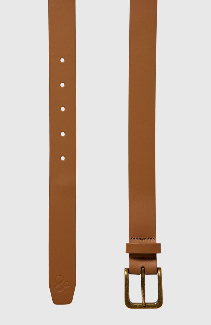 ESSENTIALS Recycled leather belt