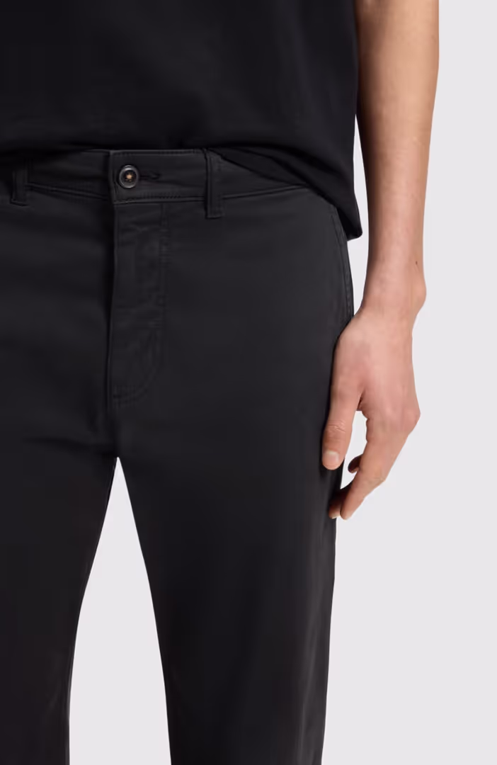 Chino-Regular-1