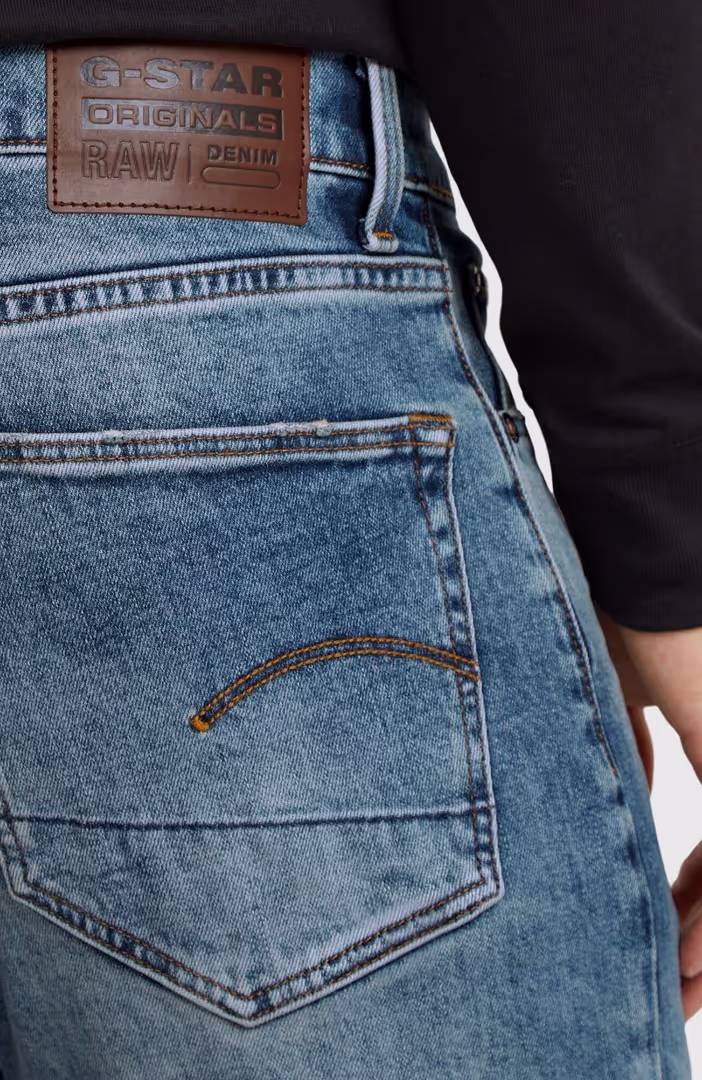 3301 Regular Tapered
