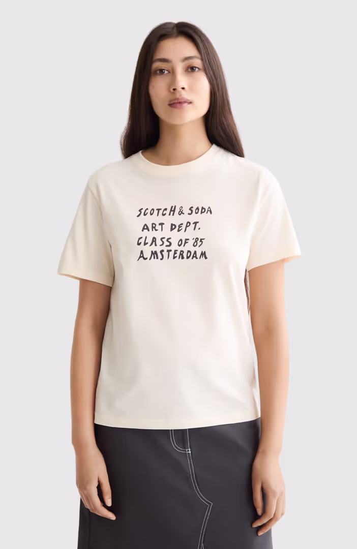 Regular fit T-shirt with chest artwork