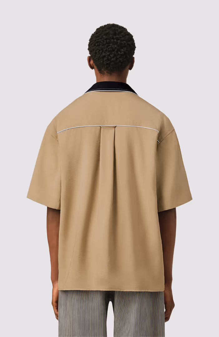 SHARK COLLAR BOXY SHIRT WITH FRONT CONTRASTED CUT