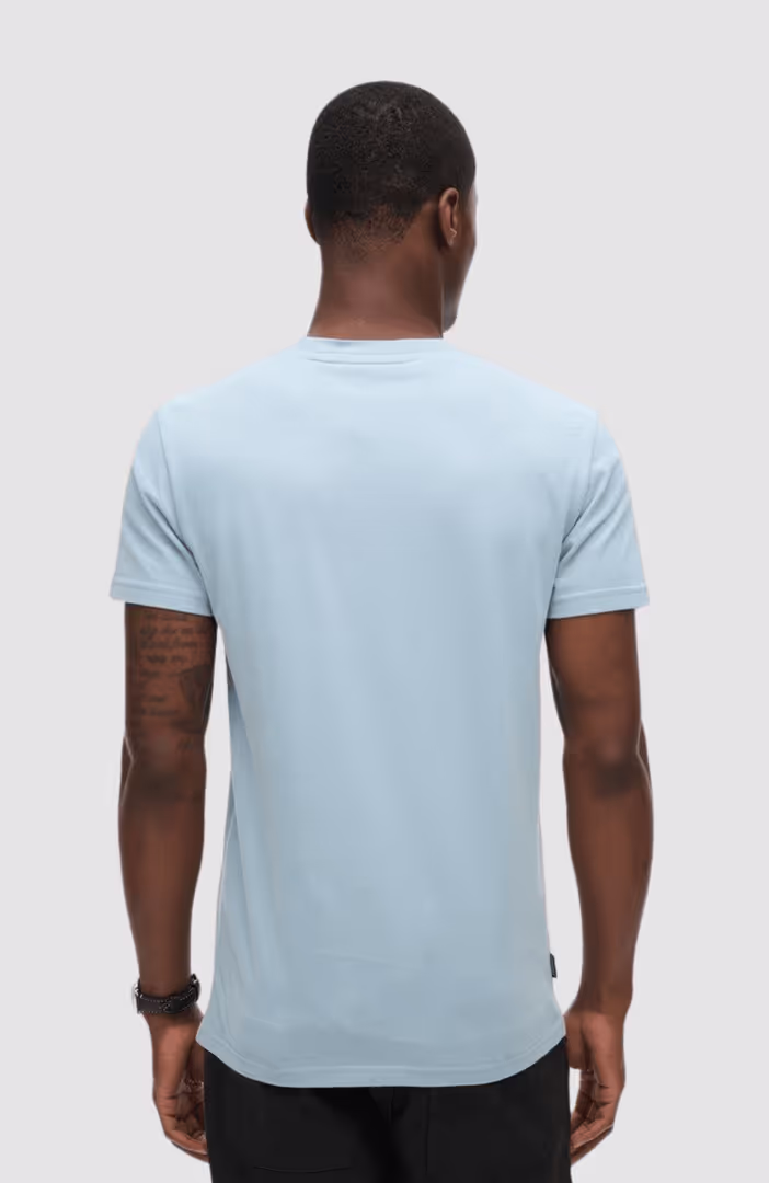 Essential Logo Emb Tee