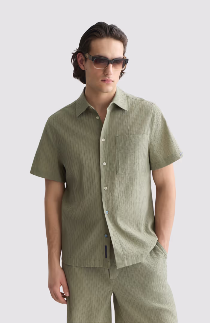 Jacquard Seer-Sucker Regular-Fit Short-Sleeved Shirt