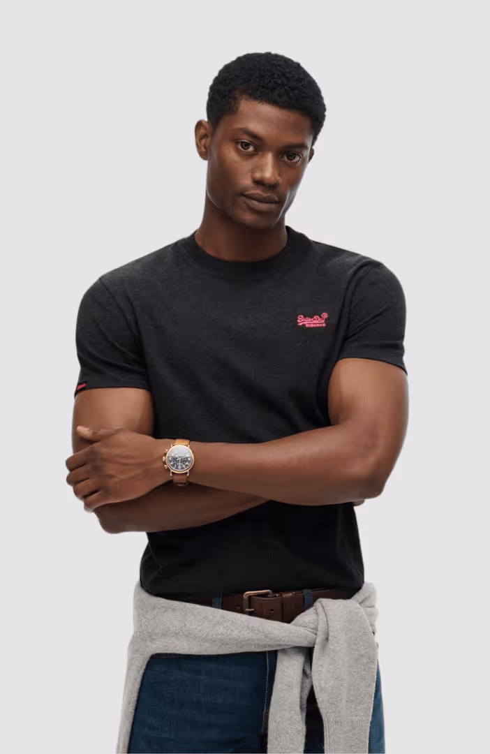 Essential Logo Emb Tee